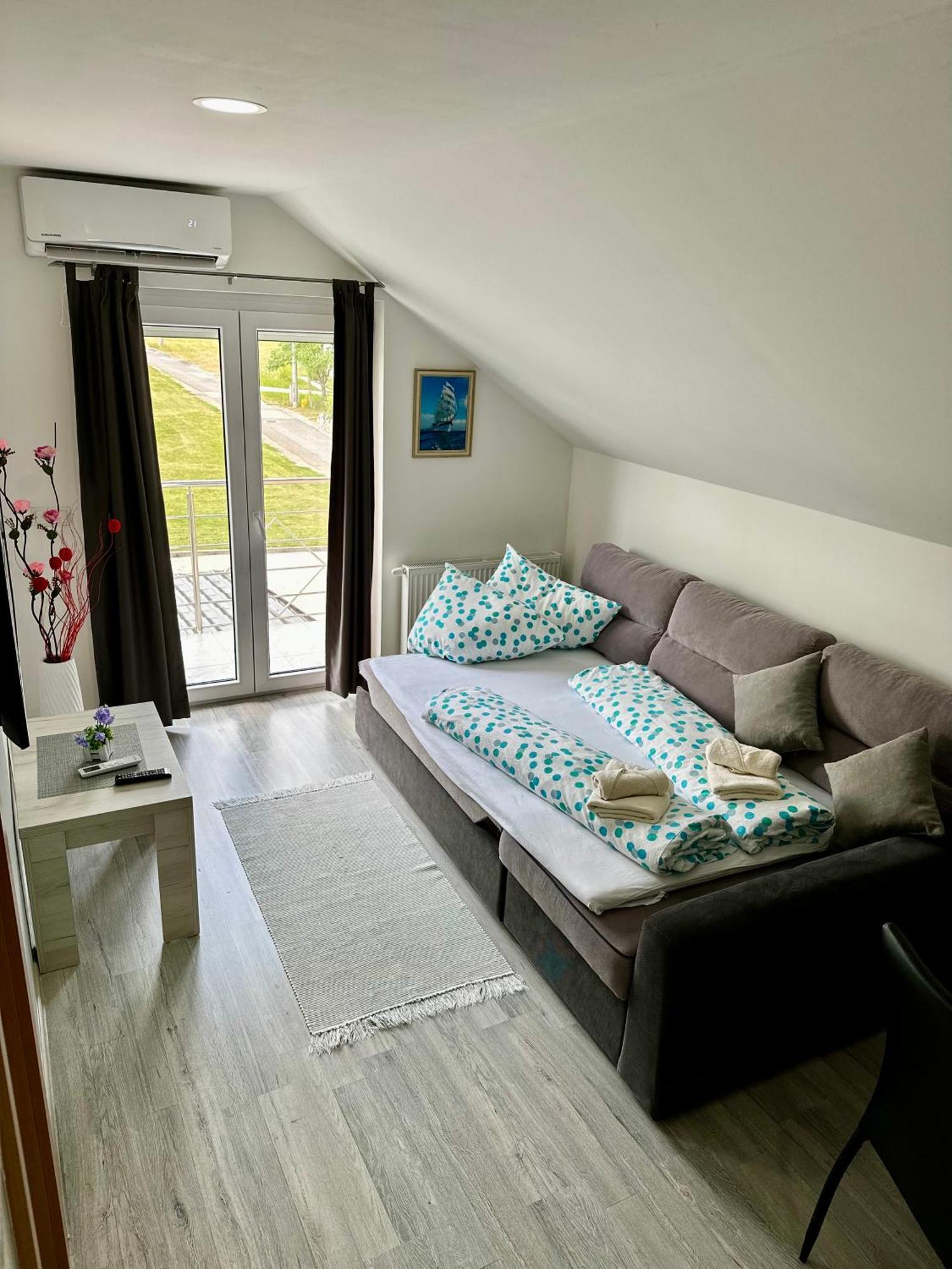 Sweet Dreams Home Korenica Bagian luar foto